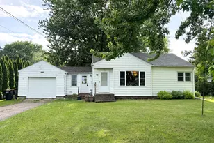 231 4th St, Holdingford, MN 56340 - Photo 1