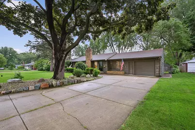 1200 Shryer Avenue W, Roseville, MN 55113 - Photo 1