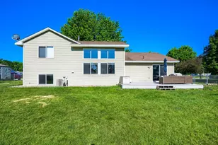 509 S Maple Street S, Belle Plaine, MN 56011 - Photo 4
