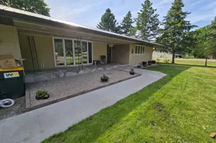 427 Lori Ln, Litchfield, MN 55355 - Photo 4