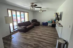 427 Lori Ln, Litchfield, MN 55355 - Photo 8