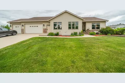 969 32nd Street S, Moorhead, MN 56560 - Photo 2