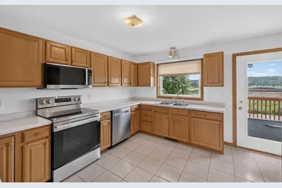 4514 Meadow Lakes Drive NW, Rochester, MN 55901 - Photo 8