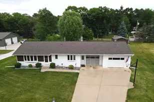 922 Auth St, Durand, WI 54736 - Photo 6