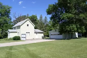 201 Greenwood St E, Thief River Falls, MN 56701 - Photo 22