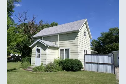 201 Greenwood Street E, Thief River Falls, MN 56701 - Photo 1