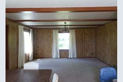 201 Greenwood Street E, Thief River Falls, MN 56701 - Photo 8