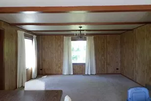 201 Greenwood St E, Thief River Falls, MN 56701 - Photo 8