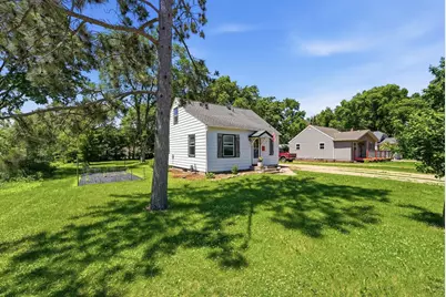 719 N Ramsey Avenue, Litchfield, MN 55355 - Photo 2