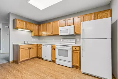 7635 Arboretum Village Court, Chanhassen, MN 55317 - Photo 10