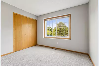 7635 Arboretum Village Court, Chanhassen, MN 55317 - Photo 16