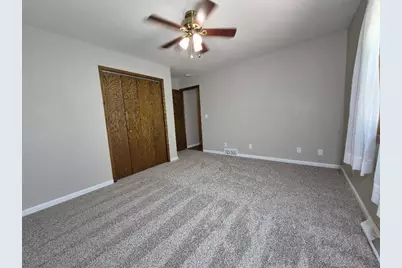 302 Sunrise Lane, Marshall, MN 56258 - Photo 16