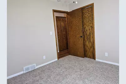 302 Sunrise Lane, Marshall, MN 56258 - Photo 14