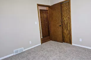 302 Sunrise Ln, Marshall, MN 56258 - Photo 14