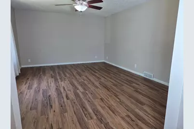 302 Sunrise Lane, Marshall, MN 56258 - Photo 10
