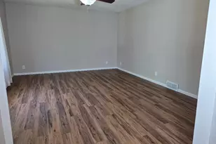 302 Sunrise Ln, Marshall, MN 56258 - Photo 10