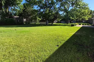 302 Sunrise Ln, Marshall, MN 56258 - Photo 26