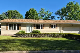 302 Sunrise Ln, Marshall, MN 56258 - Photo 1