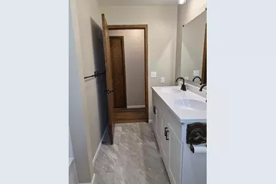 302 Sunrise Lane, Marshall, MN 56258 - Photo 6
