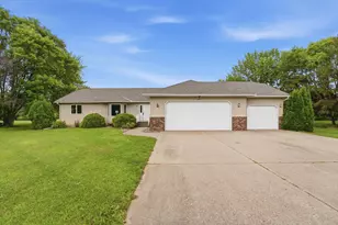 1850 E 49th Street SE, Saint Cloud, MN 56304 - Photo 4