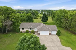 1850 E 49th Street SE, Saint Cloud, MN 56304 - Photo 2