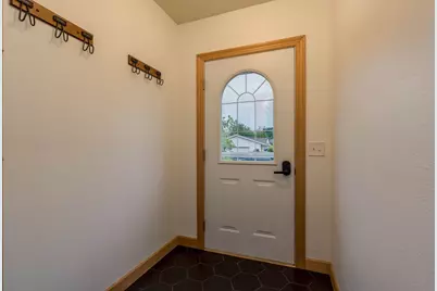 705 Wall Street, North Mankato, MN 56003 - Photo 2