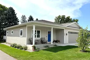 704 Maple Pl, Northfield, MN 55057 - Photo 2