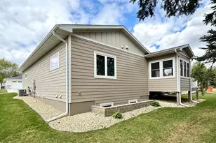 704 Maple Pl, Northfield, MN 55057 - Photo 8
