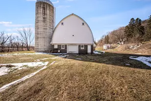 48050 Old River Bluff Rd, Saint Peter, MN 56082 - Photo 6