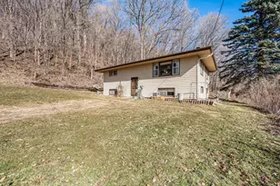 48050 Old River Bluff Rd, Saint Peter, MN 56082 - Photo 54