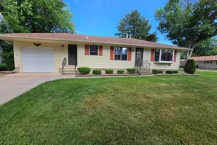 2202 Windsor Rd, Albert Lea, MN 56007 - Photo 2