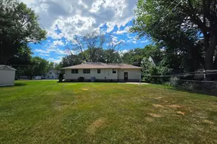 2202 Windsor Rd, Albert Lea, MN 56007 - Photo 4