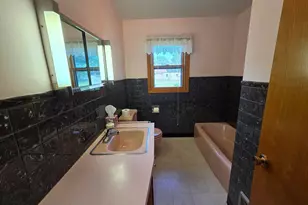 2202 Windsor Rd, Albert Lea, MN 56007 - Photo 18