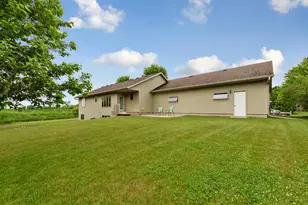 1555 Greenleaf Rd, Owatonna, MN 55060 - Photo 6