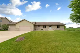 1555 Greenleaf Rd, Owatonna, MN 55060 - Photo 1