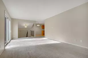 361 Elan Ct, Woodbury, MN 55125 - Photo 8