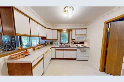 1845 Greenwood Drive, Albert Lea, MN 56007 - Photo 6