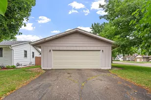 9 6th Ave NE, Osseo, MN 55369 - Photo 2