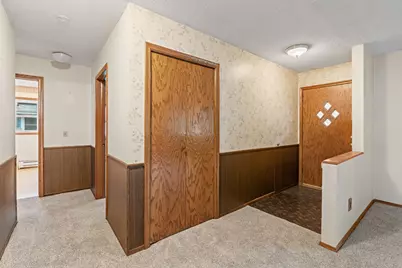 9 6th Avenue NE, Osseo, MN 55369 - Photo 4