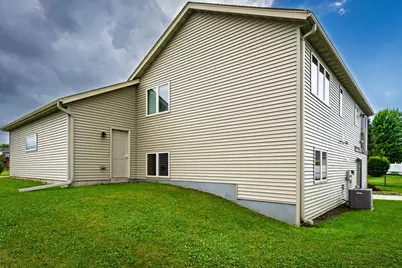 807 23rd St Circle NE, Kasson, MN 55944 - Photo 4