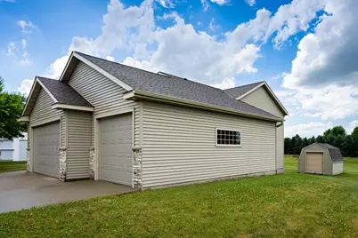 807 23rd St Circle NE, Kasson, MN 55944 - Photo 2
