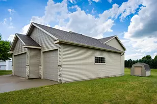 807 23rd St Cir NE, Kasson, MN 55944 - Photo 2