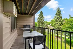 7301 W 101st St, Bloomington, MN 55438 - Photo 10