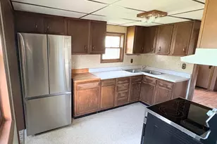 616 2nd St NW, Chisholm, MN 55719 - Photo 2