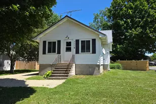 305 N Wabasha, Plainview, MN 55964 - Photo 6