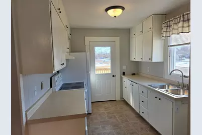 305 N Wabasha, Plainview, MN 55964 - Photo 1