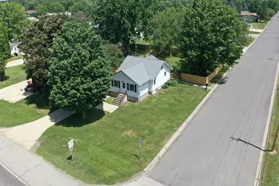 305 N Wabasha, Plainview, MN 55964 - Photo 2