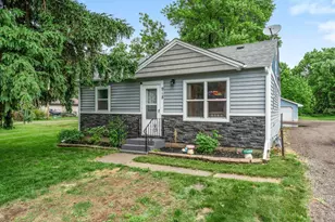918 Maple Ave E, Mora, MN 55051 - Photo 2