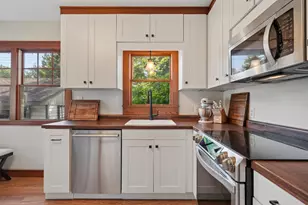 1576 Grotto St N, Saint Paul, MN 55117 - Photo 6