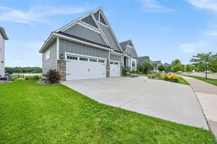 13175 Coral Sea Ct NE, Blaine, MN 55449 - Photo 4